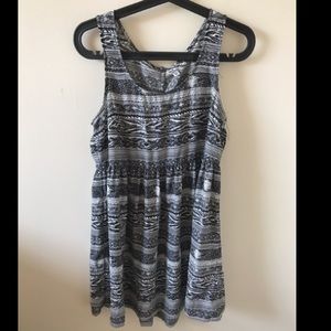 Casual Black and White Dress